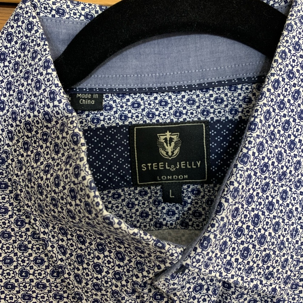 Floral button down - Picture 4 of 6